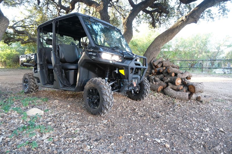 2025 Can-Am DEFENDER MAX XT HD10 STEALTH  BLACKImage 2