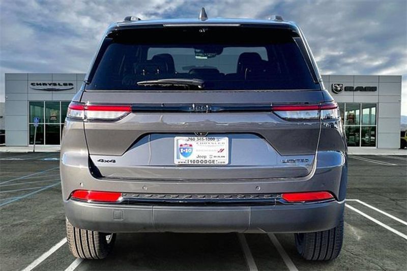 New 2025 Jeep Grand Cherokee Limited 4x4Image 3