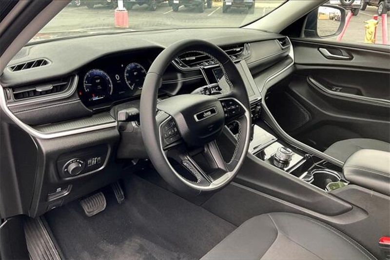 2023 Jeep Grand Cherokee LaredoImage 14