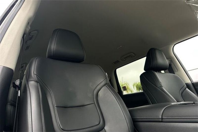 New 2025 Nissan Armada SVImage 15