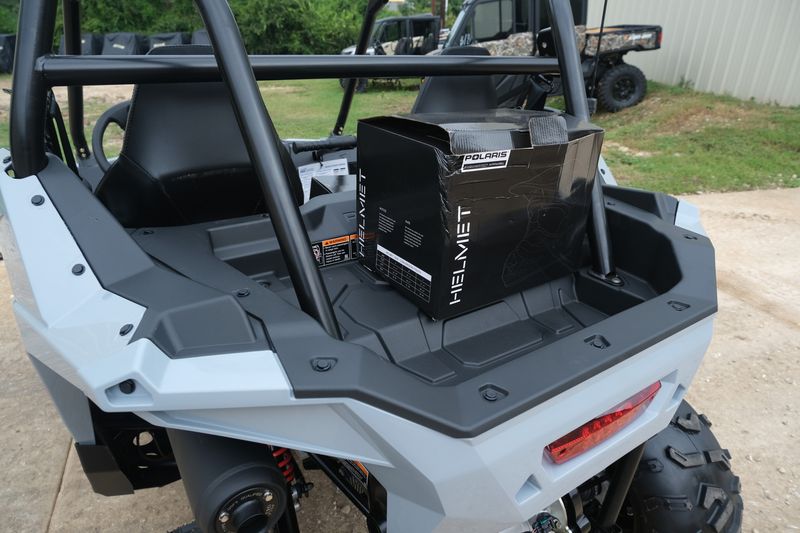 2024 Polaris RZR 200 EFI STORM GRAY Image 15