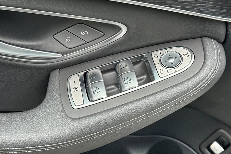 2021 Mercedes-Benz C-Class C 300Image 12