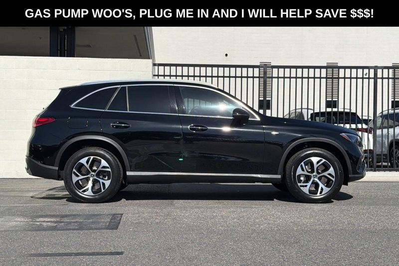 Used 2025 Mercedes-Benz GLC 350eImage 3
