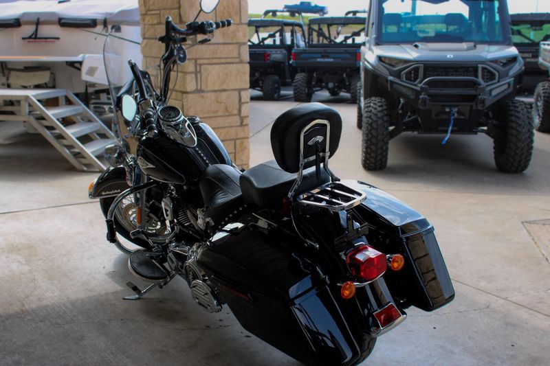 2013 HARLEY HERITAGE SOFTAIL BLACK Image 5