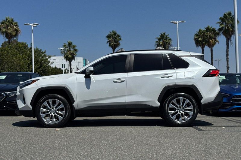 Used 2023 Toyota RAV4 XLE PremiumImage 7