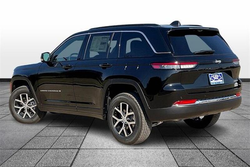 2025 Jeep Grand Cherokee Limited 4x2Image 3