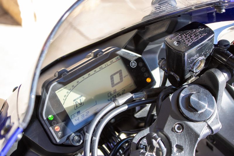 USED 2024 YAMAHA YZFR3 ABS Image 16