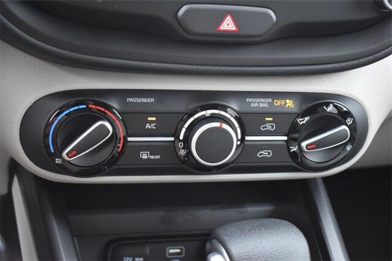 New 2025 Kia Soul LXImage 25
