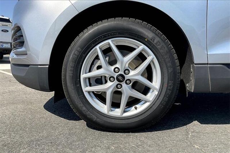 Used 2024 Ford Edge SELImage 8