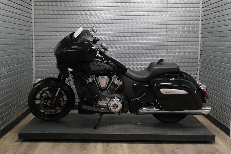 NEW 2025 INDIAN MOTORCYCLE CHIEFTAIN POWERPLUS Image 6