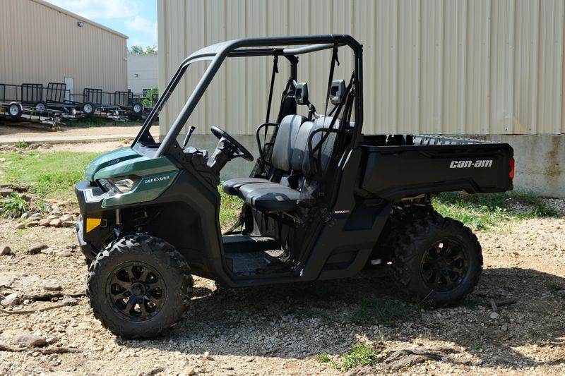 2025 Can-Am DEFENDER DPS HD7 COMPASS GREEN Image 3