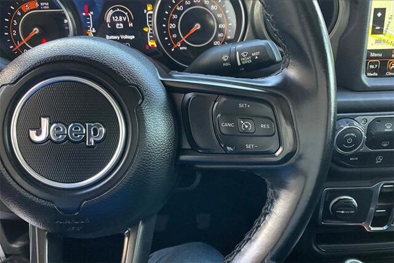 Used 2021 Jeep Gladiator WillysImage 19