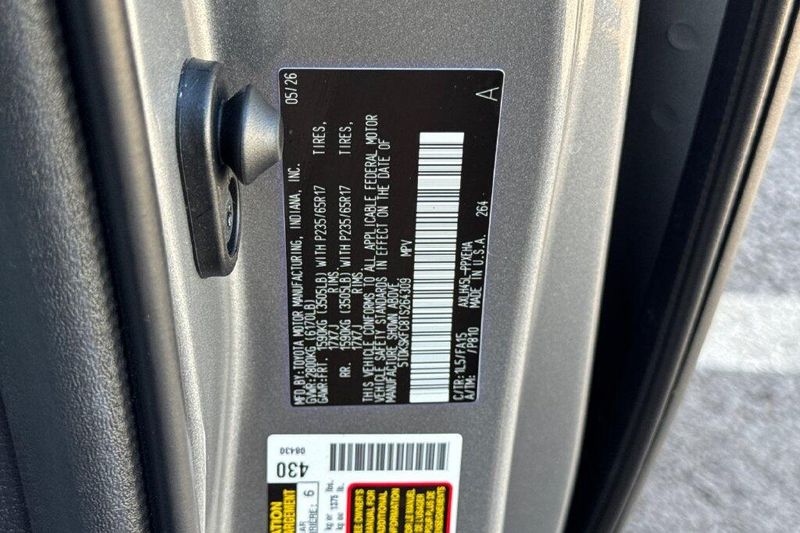 Used 2026 Toyota Sienna LEImage 27