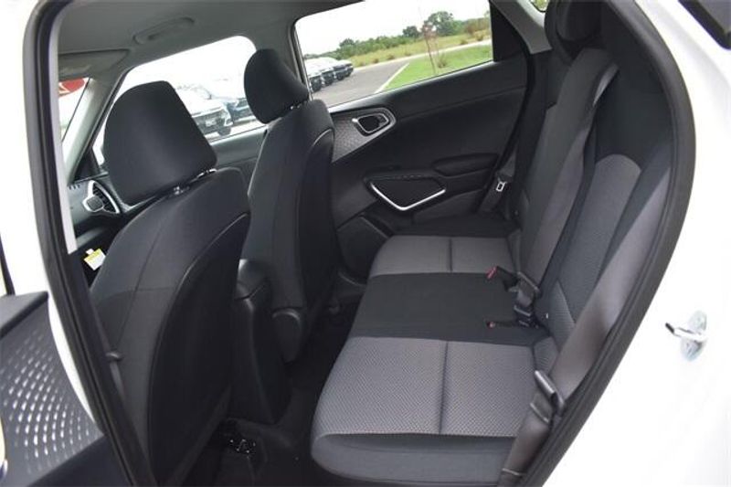 New 2025 Kia Soul LXImage 16