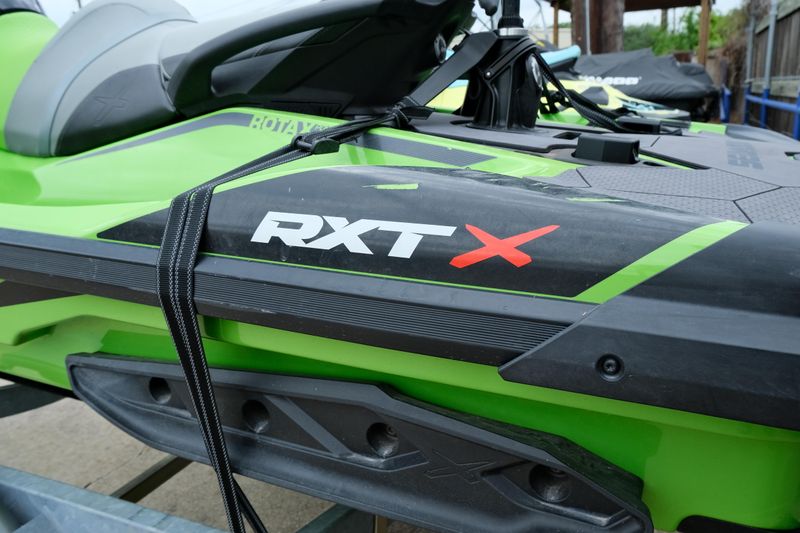 USED 2020 SEADOO PW RXTX 300 WITH SOUND Image 8