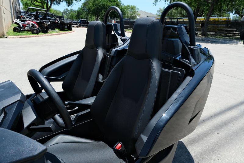 USED 2026 POLARIS SLINGSHOT S AUTODRIVE Image 13