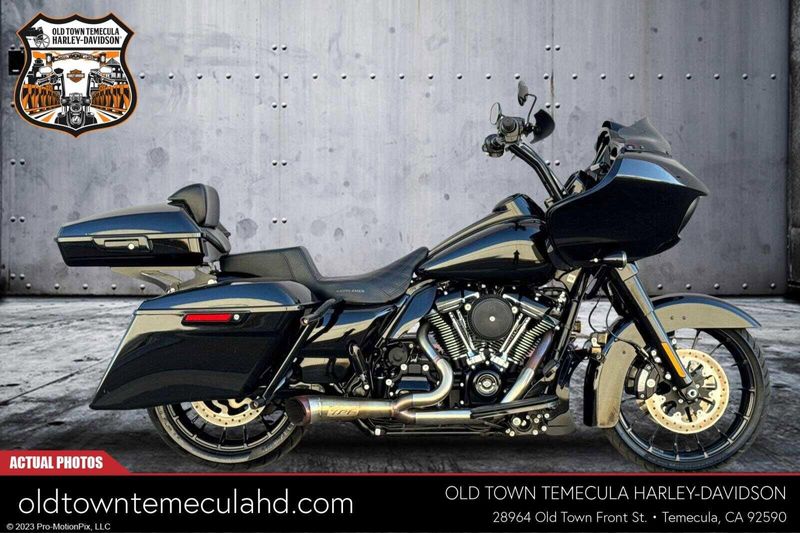 2019 Harley-Davidson Road Glide in a Black exterior color. BMW Motorcycles of Temecula – Southern California (951) 506-6903 bmwmotorcyclesoftemecula.com 