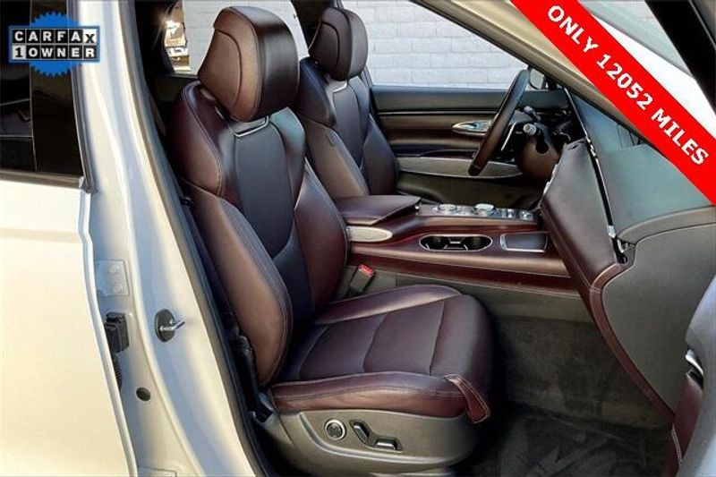 Used 2023 Genesis GV70 2.5T AdvancedImage 6