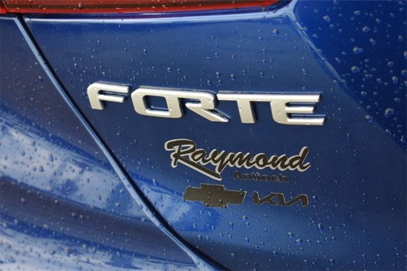 2024 Kia Forte LXSImage 5