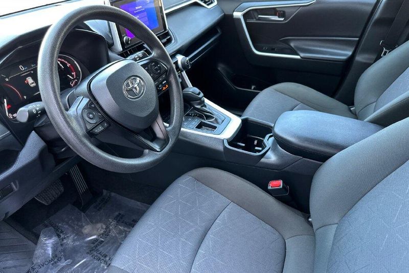 Used 2025 Toyota RAV4 XLEImage 9