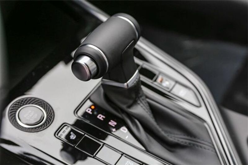 New 2025 Kia Niro EXImage 10