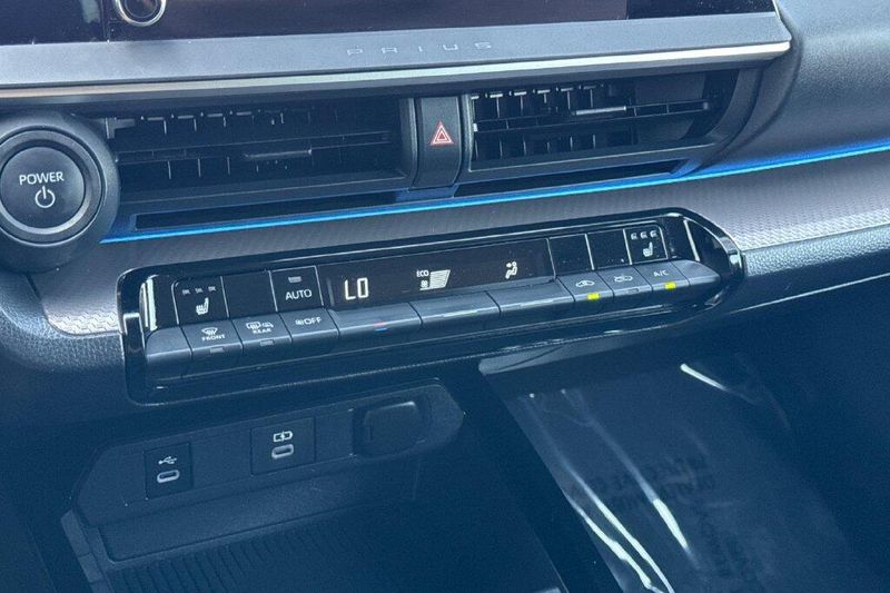 Used 2023 Toyota Prius XLEImage 19