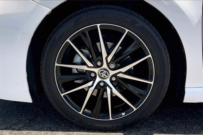Used 2022 Toyota Camry SEImage 8