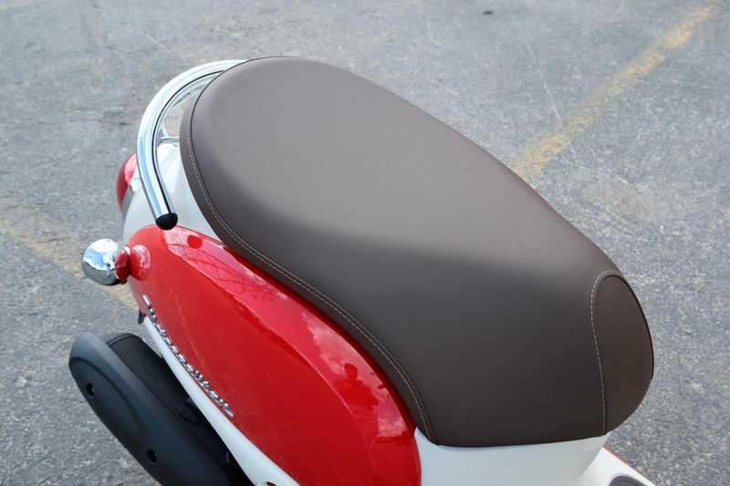 NEW 2025 HONDA METROPOLITAN Image 13