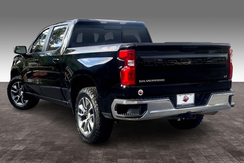 2023 Chevrolet Silverado 1500 LT photo 8