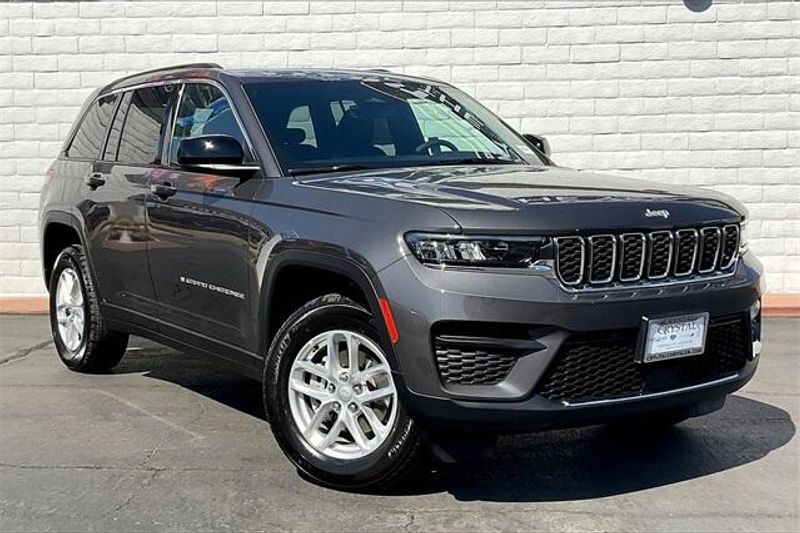 New 2025 Jeep Grand Cherokee Laredo X 4x4Image 14