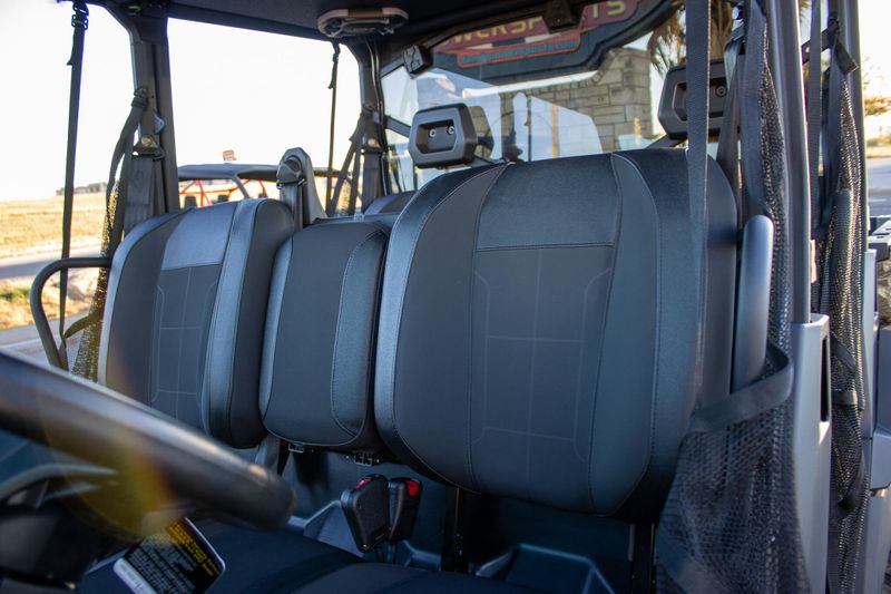 NEW 2026 CAN-AM DEFENDER MAX XT HD11 WITH 1025 INCH TOUCHSCREEN Image 20