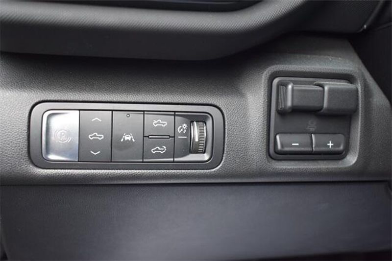 2024 Chevrolet Silverado EV RSTImage 25