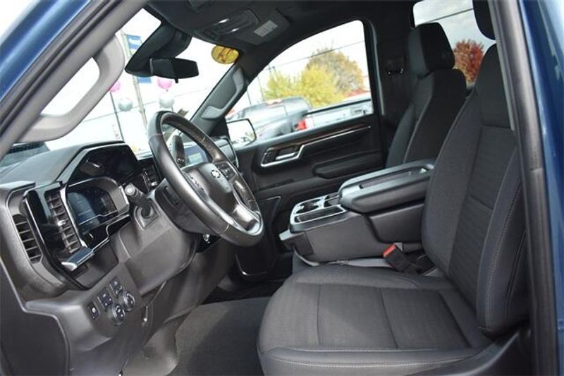 Used 2024 Chevrolet Silverado 1500 LTImage 25