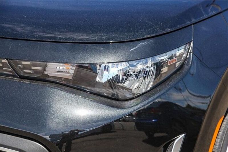 New 2025 Kia Soul LXImage 12