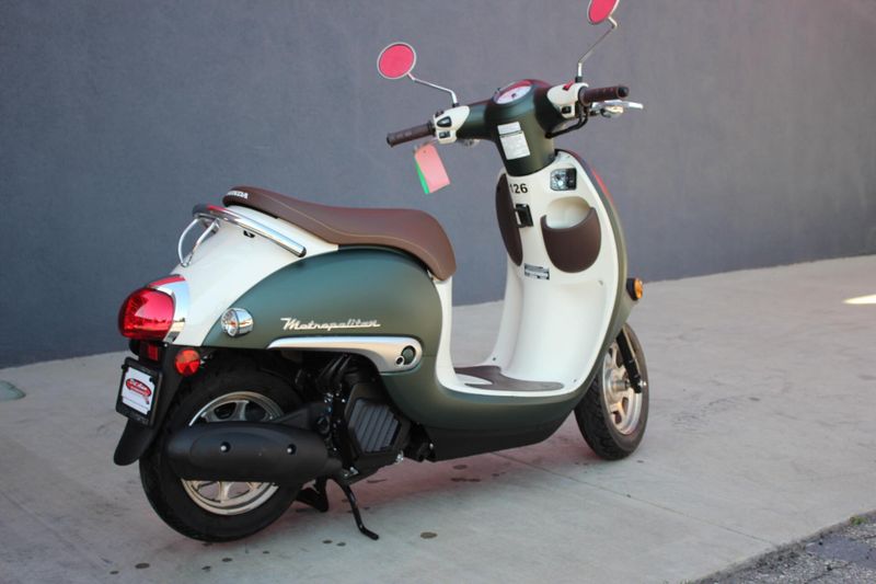 2024 Honda Metropolitan Image 10
