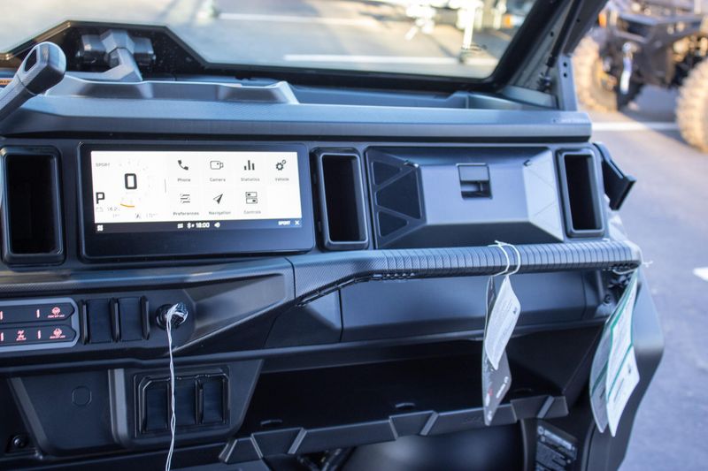 NEW 2026 CAN-AM DEFENDER MAX XT HD11 WITH 1025 INCH TOUCHSCREEN Image 18