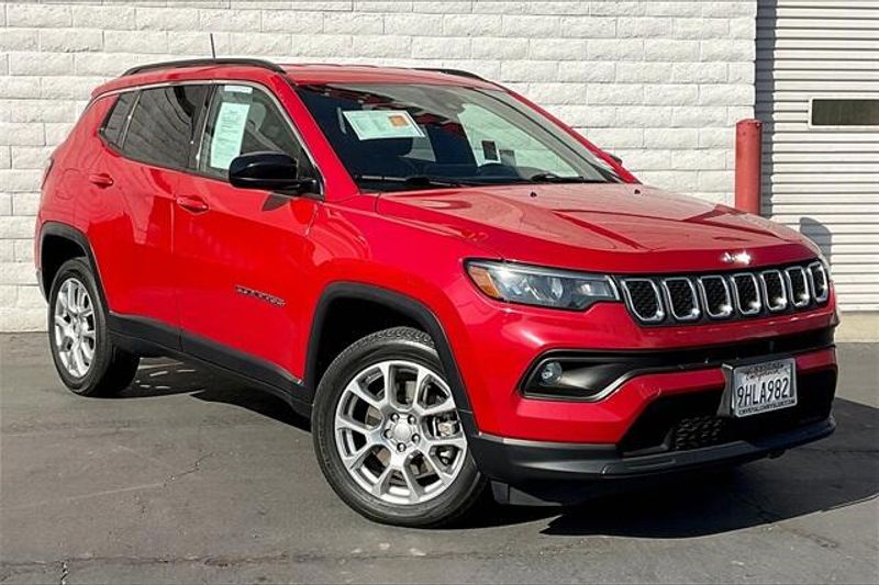 2023 Jeep Compass Latitude LuxImage 12