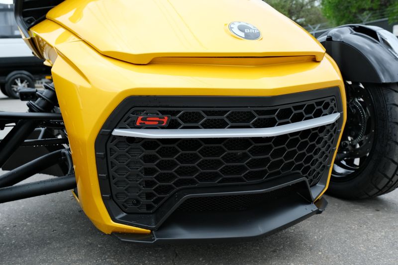 NEW 2026 CAN-AM SPYDER F3S Image 9