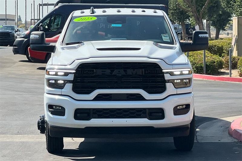 2025 Ram 3500 Laramie photo 9