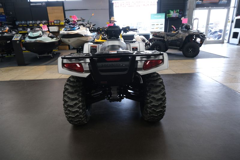 2024 Honda FOURTRAX RUBICON 4X4 AUTOMATIC MATTE SILVER METALLIC Image 8