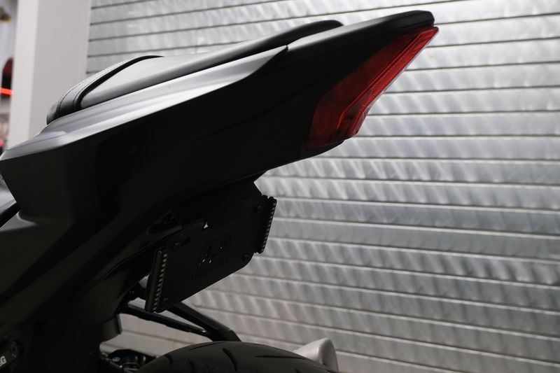 USED 2025 YAMAHA YZFR3 ABS Image 21