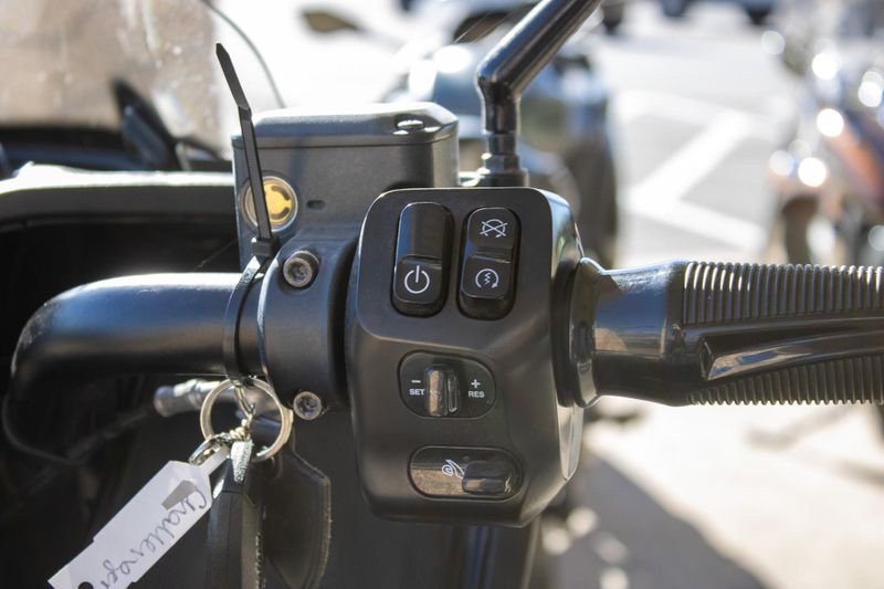 USED 2023 INDIAN MOTORCYCLE CHALLENGER DARK HORSE Image 21