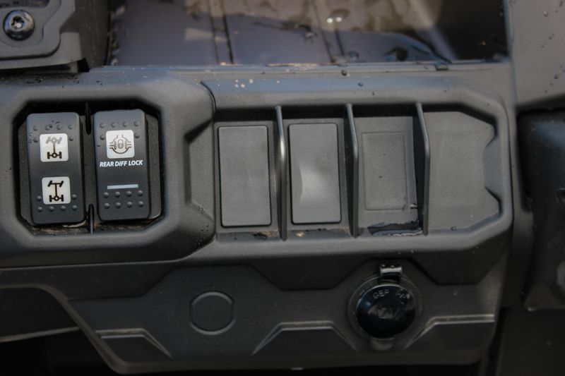 2025 Can-Am DEFENDER MAX DPS HD7 WILDLAND CAMO Image 21