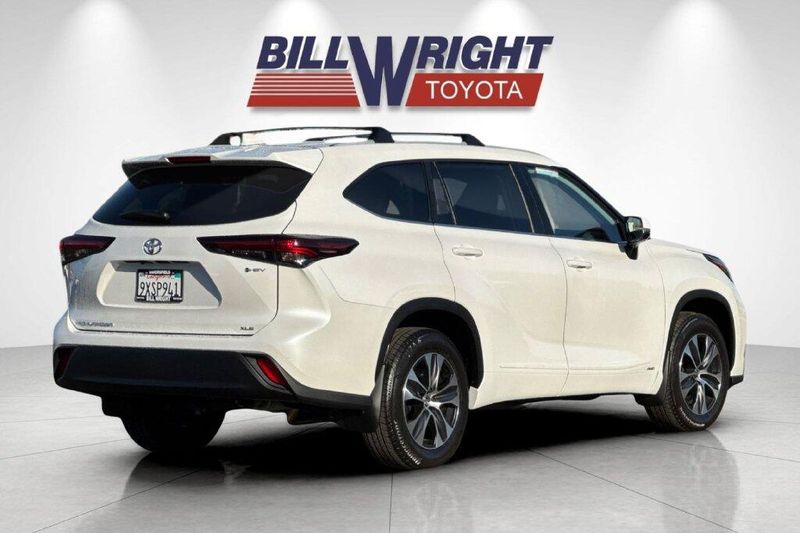 Used 2026 Toyota Highlander Hybrid XLEImage 3