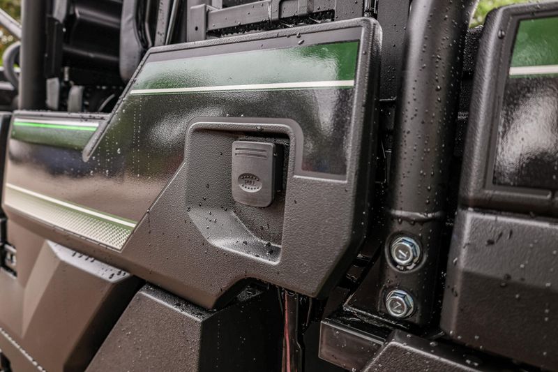 2026 Kawasaki MULE PROFXT 1000 LE METALLIC ONYX BLACK Image 16