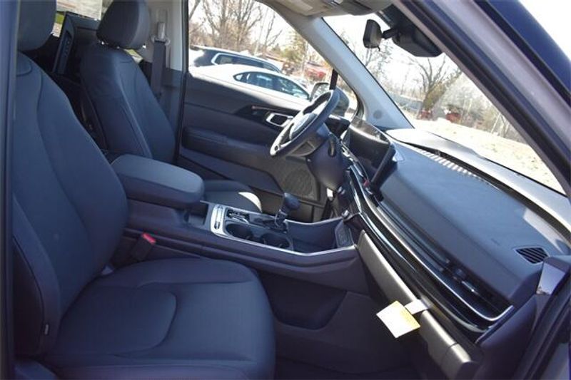 New 2025 Kia Carnival SX PrestigeImage 14