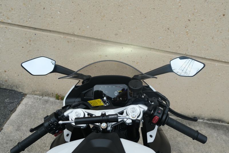 2025 CFMOTO 675 SS NEBULA WHITE Image 21