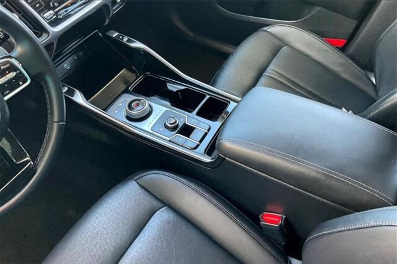 2024 Kia Sorento Hybrid EXImage 17