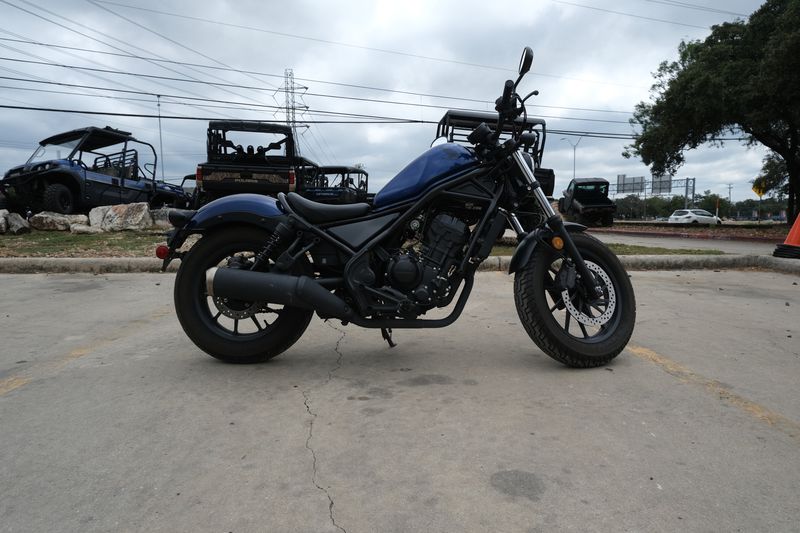 2021 Honda REBEL 300 ABS PEARL BLUEImage 5