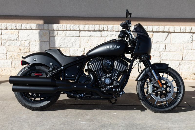2025 Indian Motorcycle SPORT CHEIF BLACK SMOKE Image 2